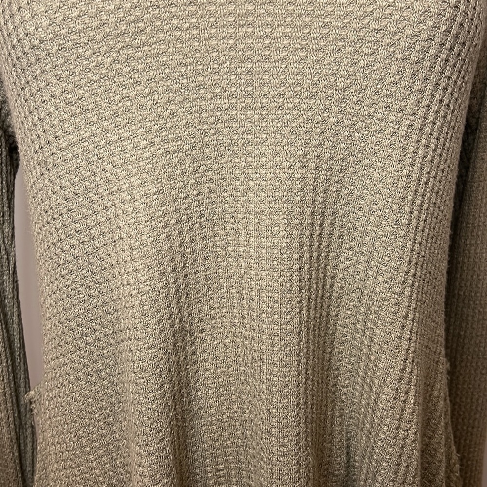 Women’s Green Long Sleeve Shirt - Picture 6 of 9
